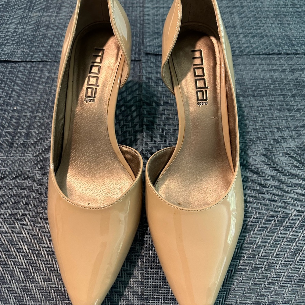 Moda Nude Patent Leather Heels